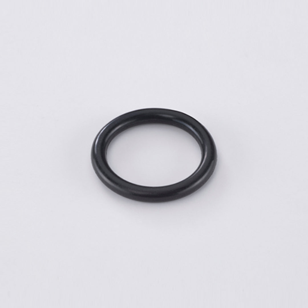 O-ring locking mechanism